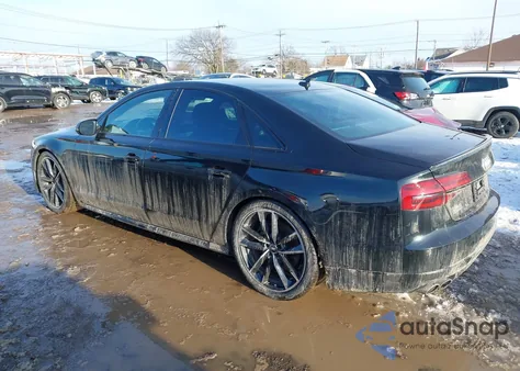 2017 Audi S8 4.0T Plus z USA, uszkodzony, nr VIN WUAJ5AFD5HN900271